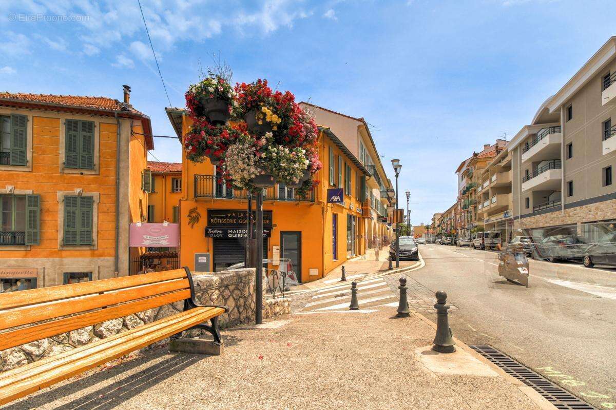 Appartement à SAINT-LAURENT-DU-VAR