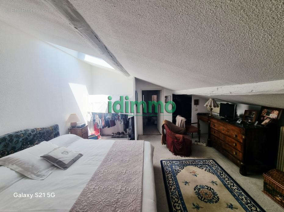 Rare Draguignan belle maison de ville F3/4 107m2 terrasse véranda 2 garages caves 267000€ dpe d - photo 14