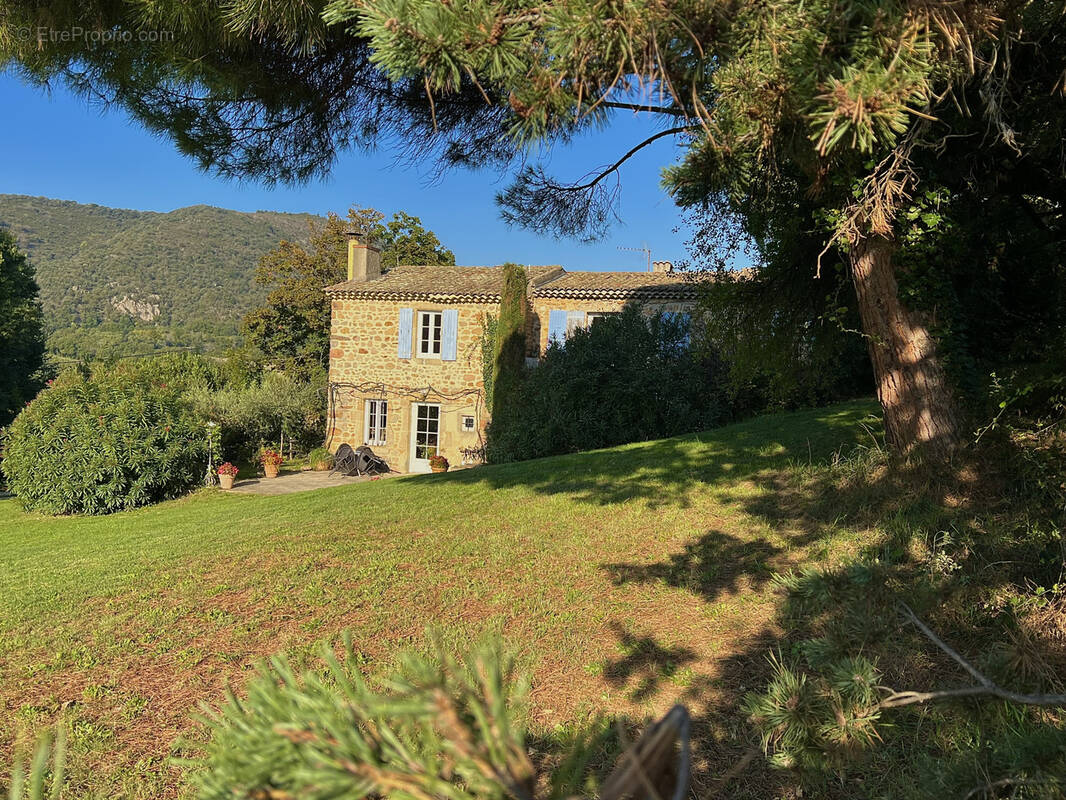 Maison à SAINT-GEORGES-LES-BAINS