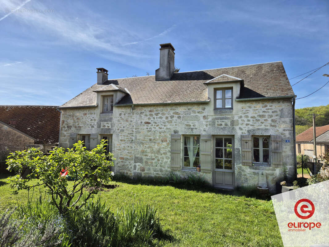 Maison à SAINT-MARTIN-DU-PUY