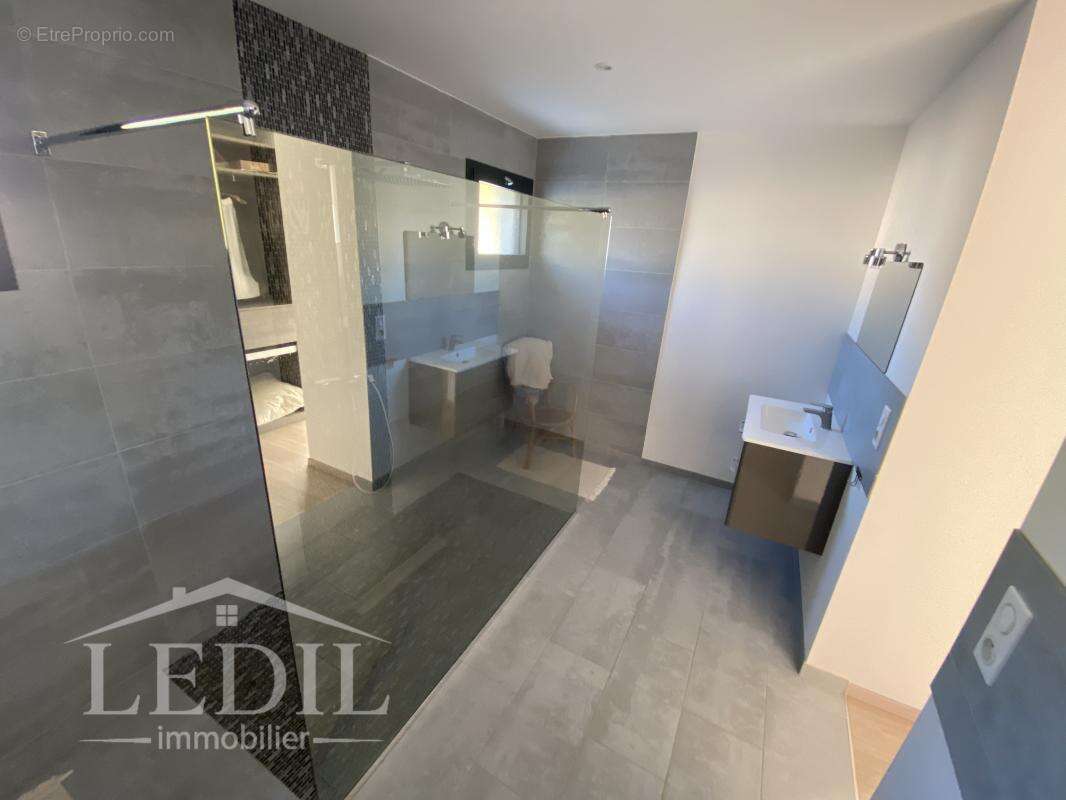 Maison à COLAYRAC-SAINT-CIRQ