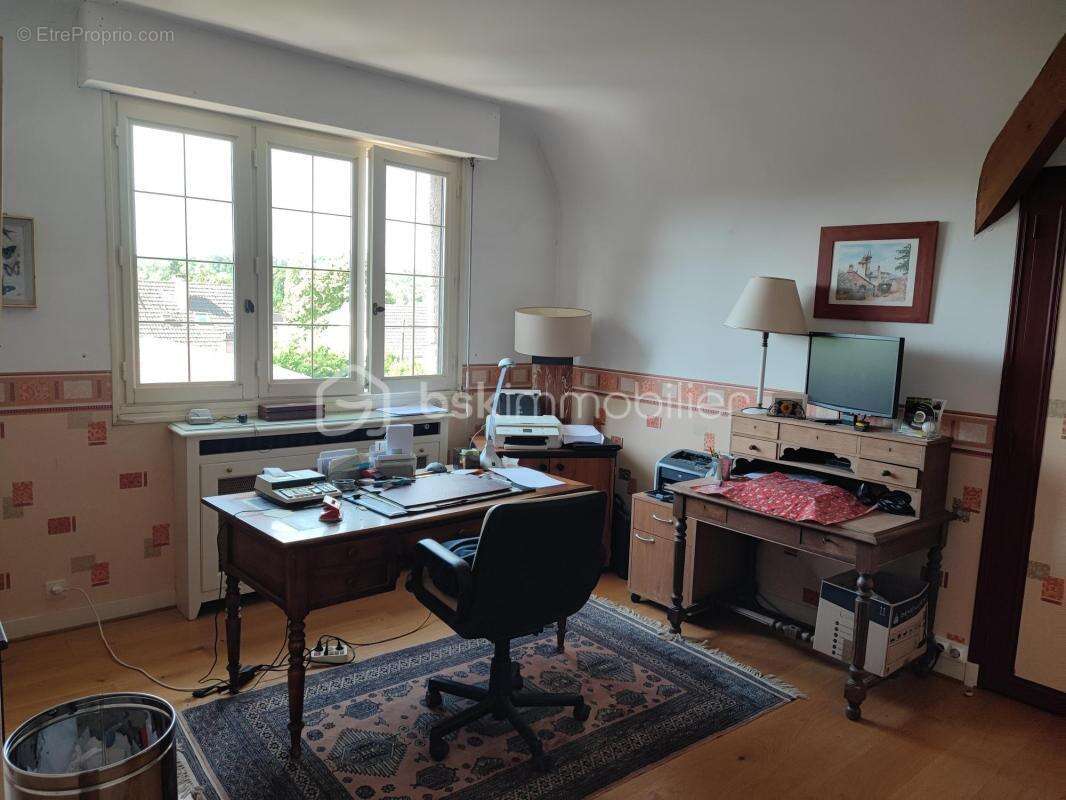 Pavillon sur sous-sol total de 234 m² sur 880 m² de jardin - photo 13