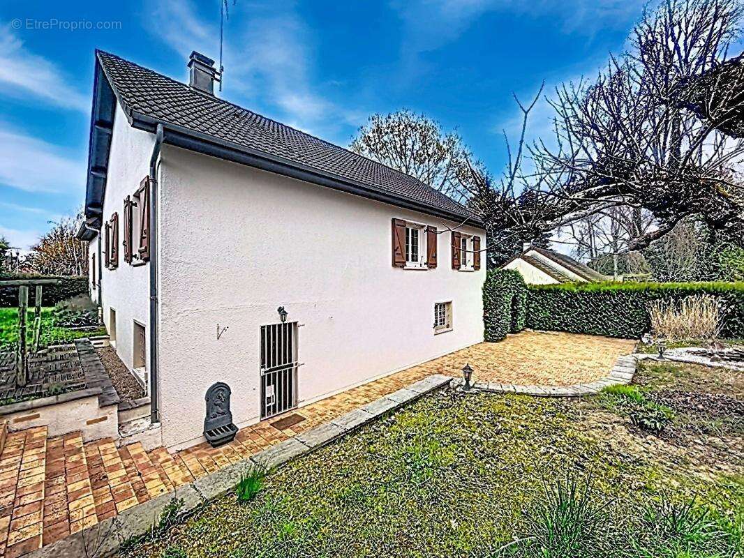 Maison à VARENNES-VAUZELLES