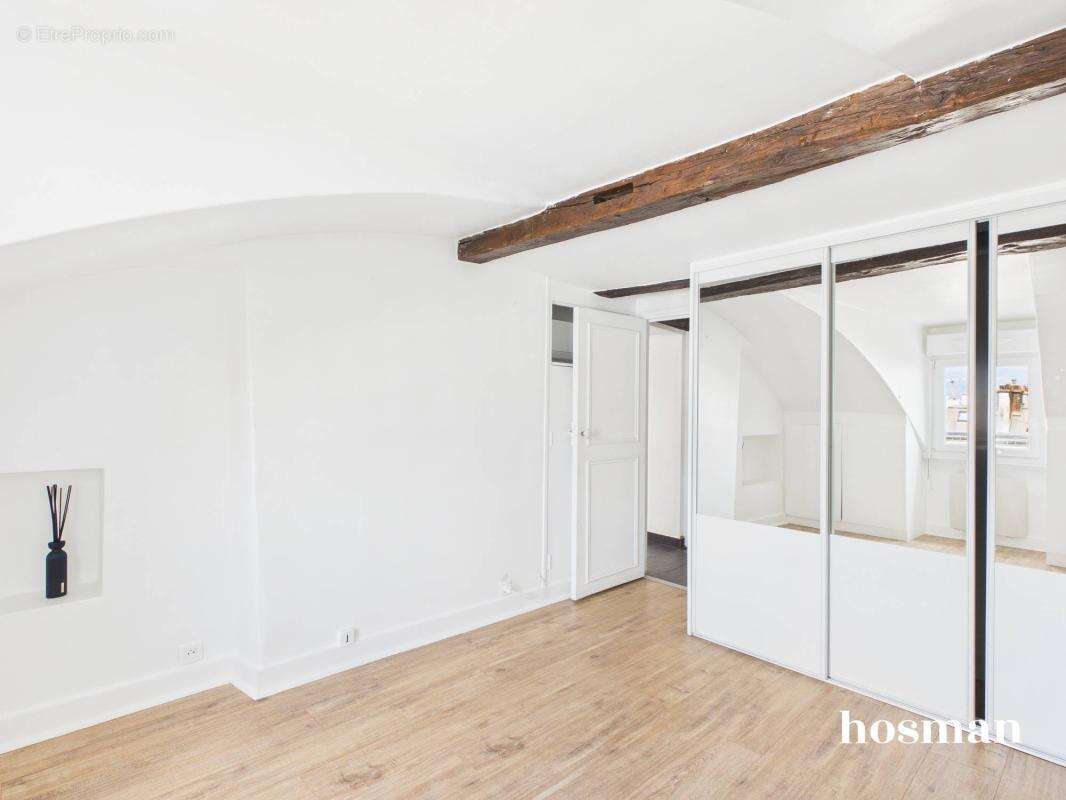 Appartement à PARIS-2E