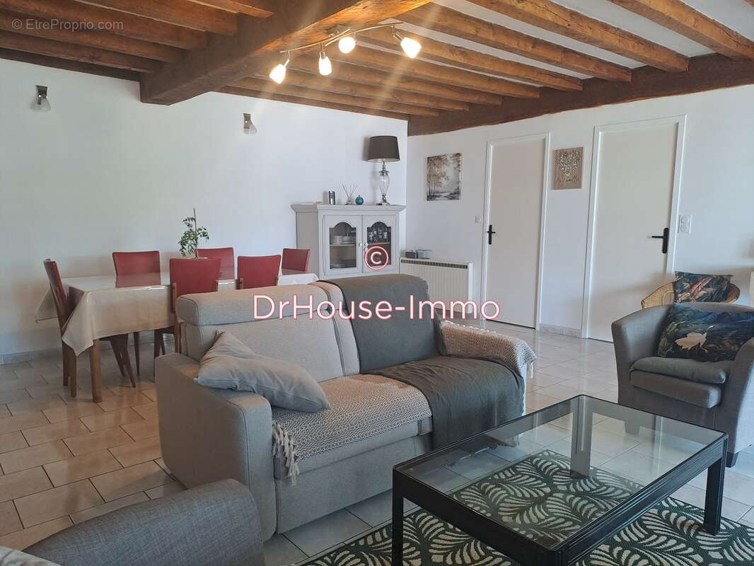 Maison à SAINT-ETIENNE-DE-CHIGNY