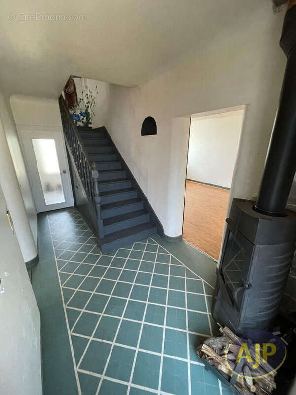 Maison Vieillevigne 6 pièces, 4 chambres - photo 3