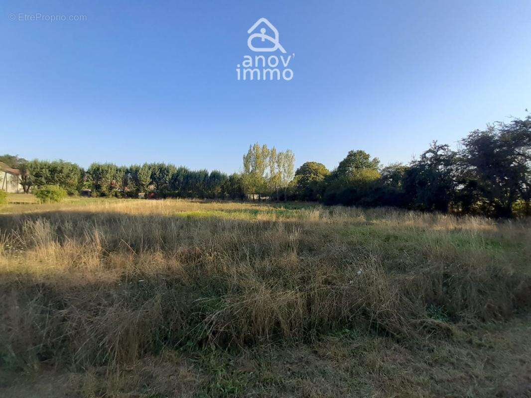 Votre Havre de Paix à Saint-Junien : Terrain Constructible d - photo 2