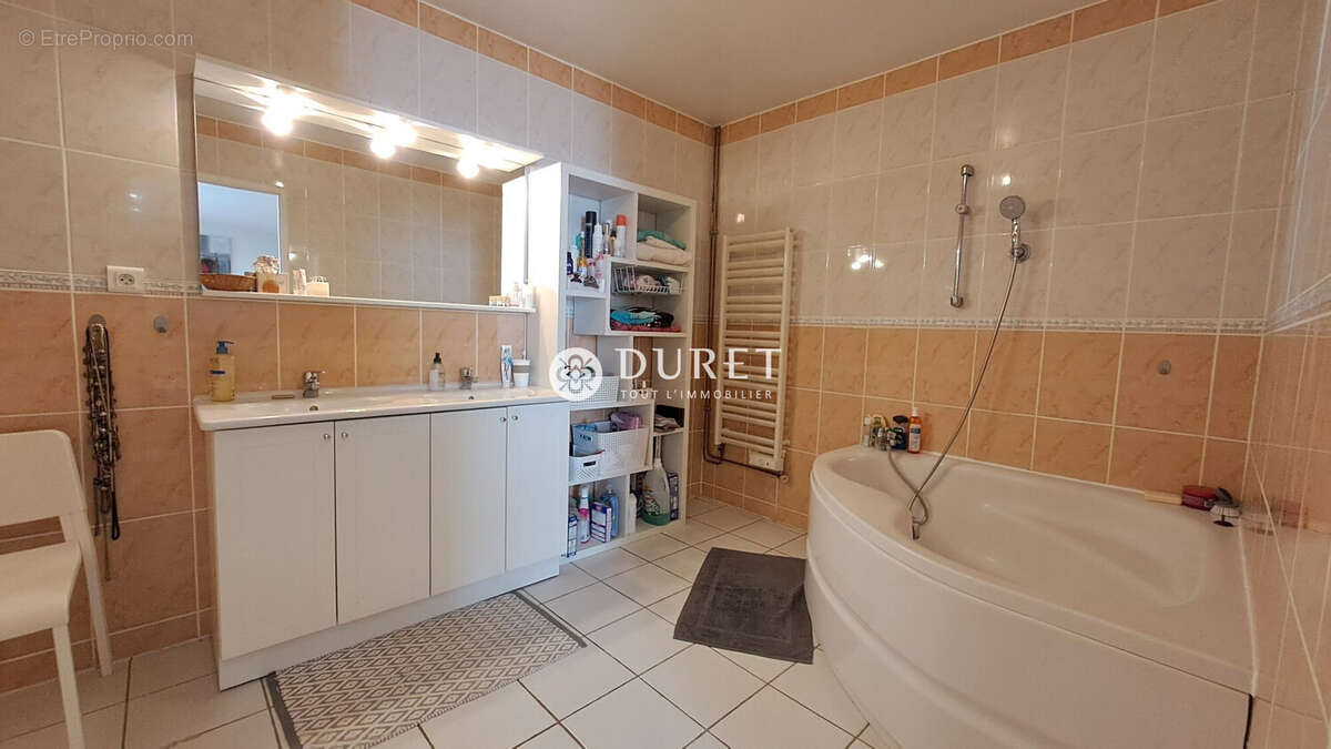 Maison à NIEUL-LE-DOLENT