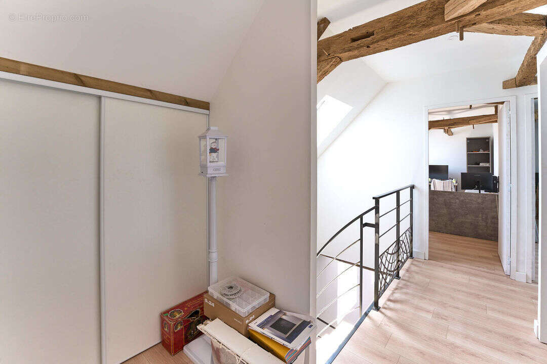 maison avec dépendances - Maison à LA POMMERAYE