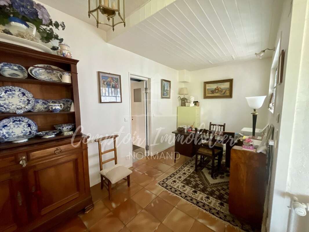 Maison à AVREMESNIL