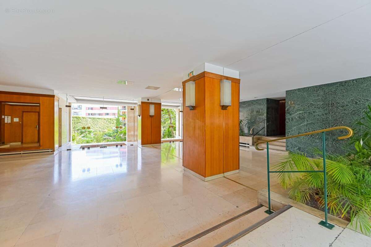 Appartement À Vendre - photo 17