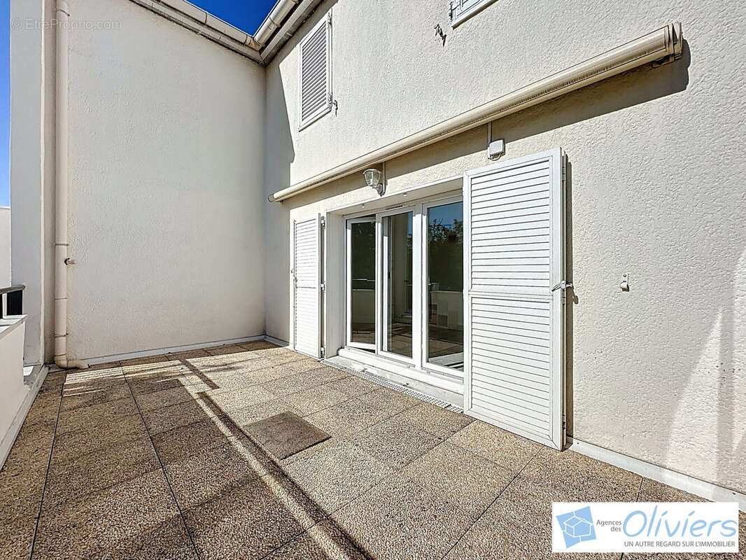 Appartement à VOISINS-LE-BRETONNEUX