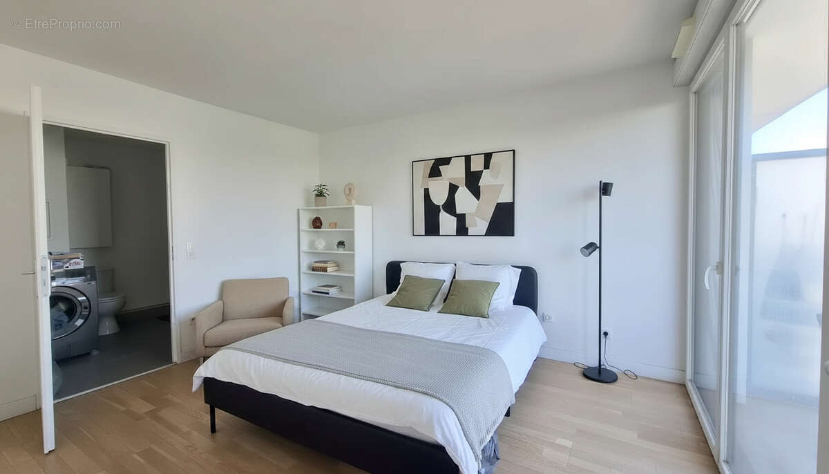 Appartement à PARIS-14E