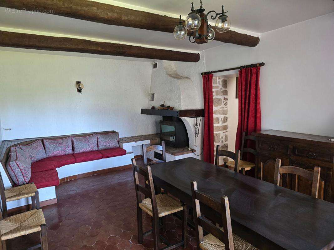 Maison à LE MUY