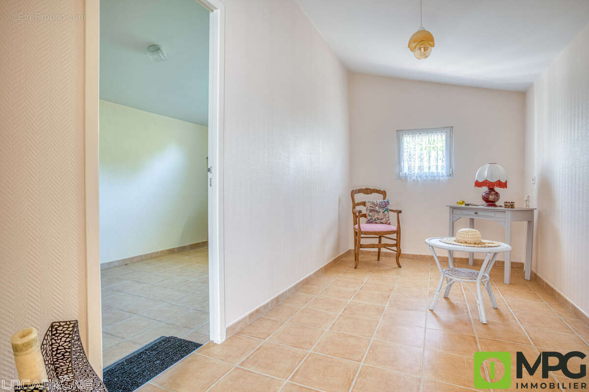 SAINTE LIVRADE SUR LOT, maison en pierres F4 entièrement restaurée - photo 13
