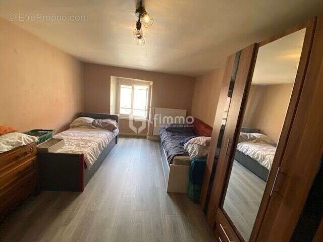 Ensemble immobilier, 1 local commercial et 2 appartements - photo 8