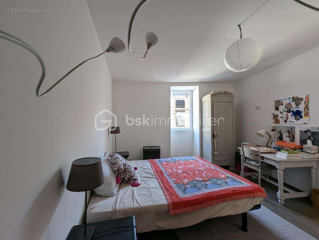 Maison à MONTPEYROUX