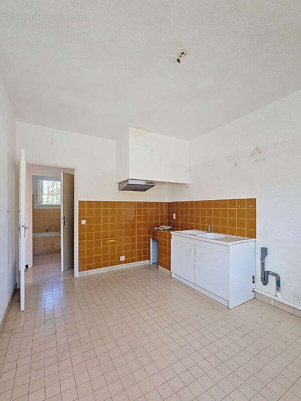 Maison NÎmes 10 pièce(s) 188 m2 - photo 5