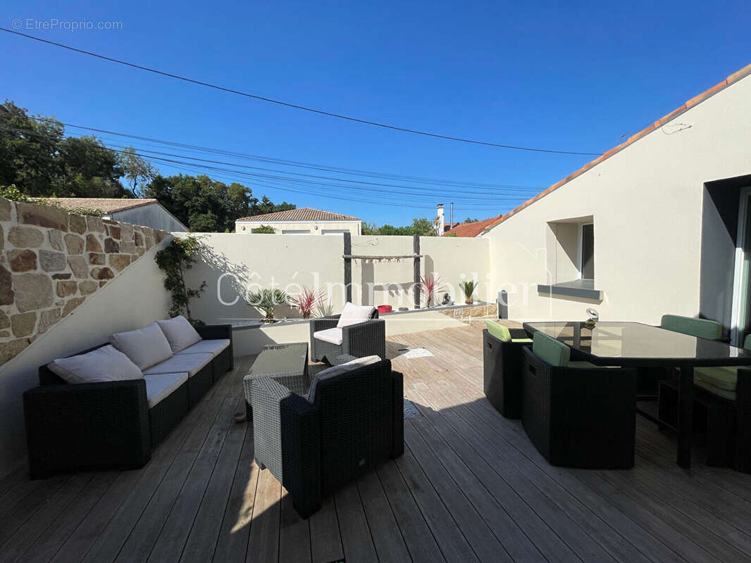 Charme-piscine-4chambres - photo 2