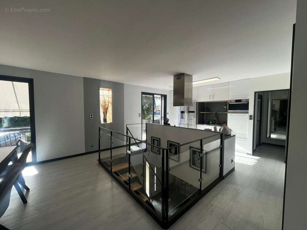 Photo 9 - Maison à SAINT-ROMAIN-DE-JALIONAS