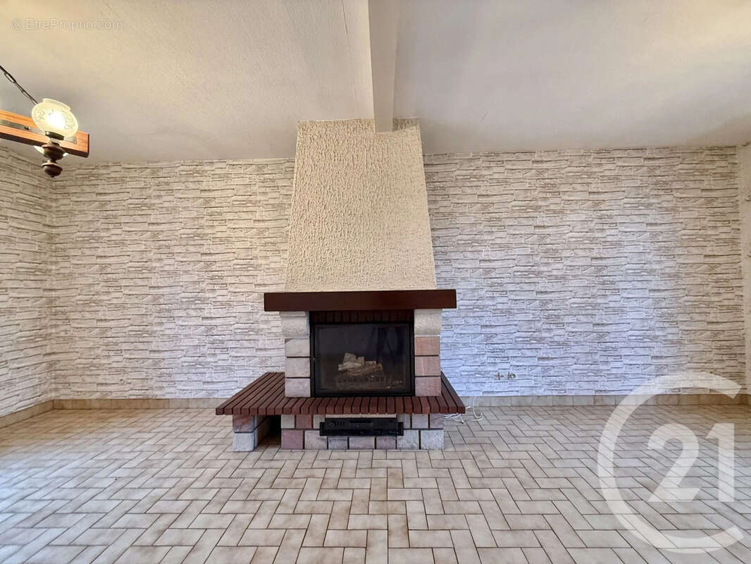 Maison à MONTBEUGNY