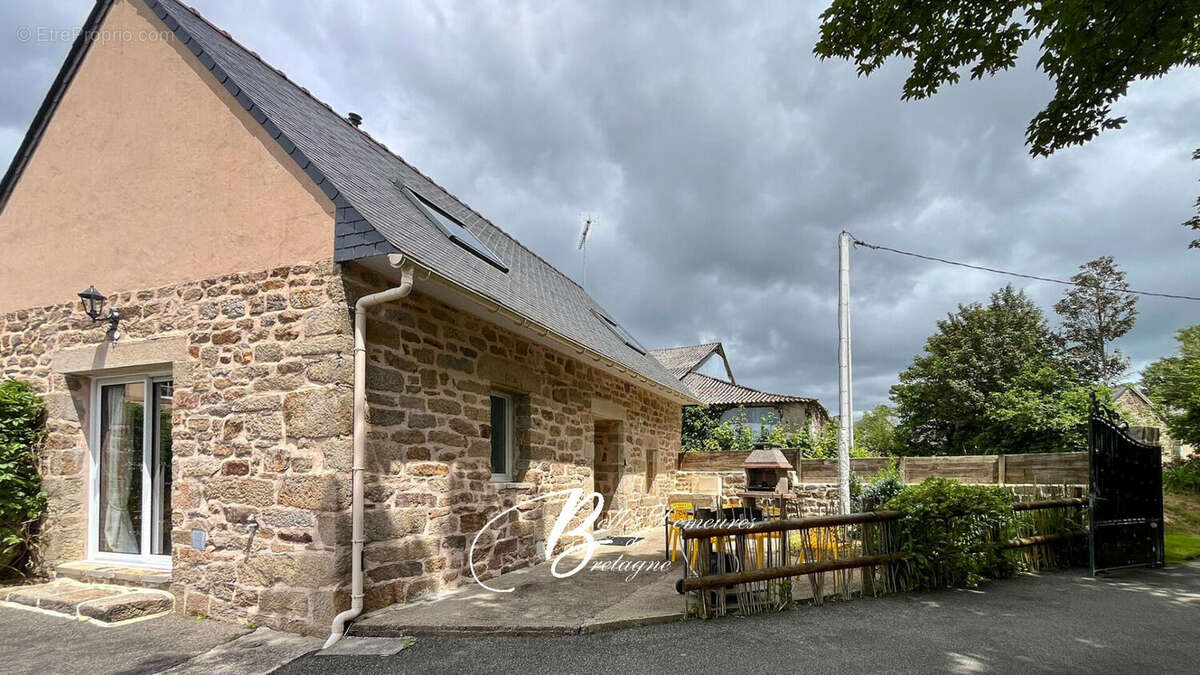 Maison à LOCRONAN