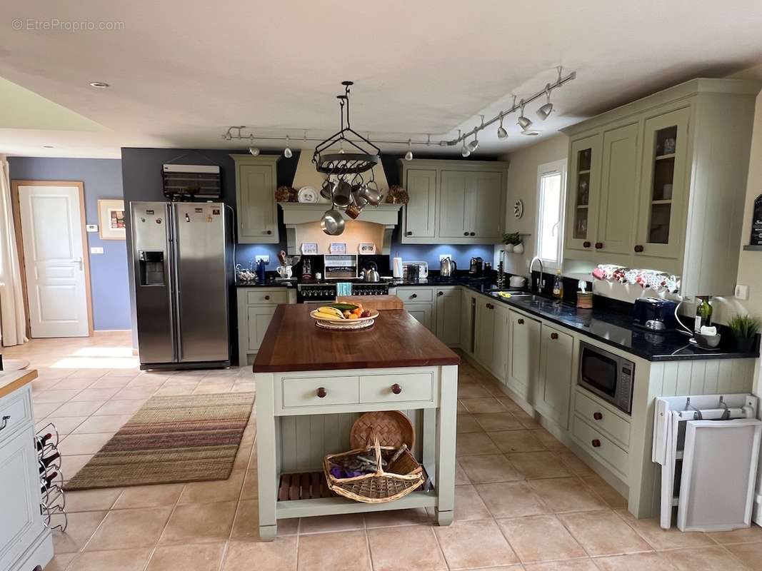 Jolie maison 6 pièces et 2500m2 au calme - photo 3