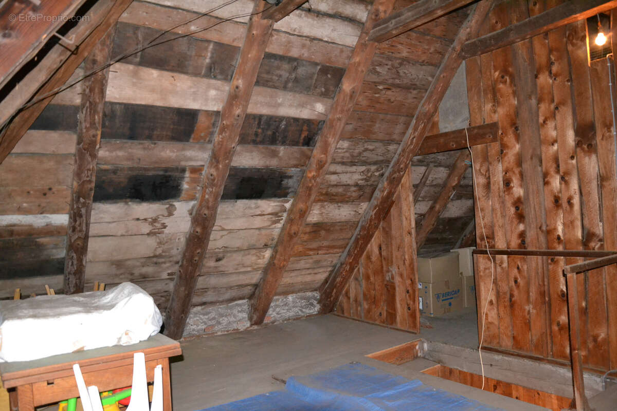 Maison à SAINT-SAUVES-D&#039;AUVERGNE