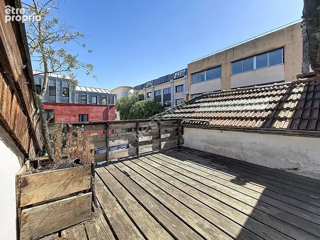 Bas montreuil limite vincennes, dernier etage, 2/3 pieces en duplex de 39m² (88m² au sol) avec terrasse privative. - photo 1