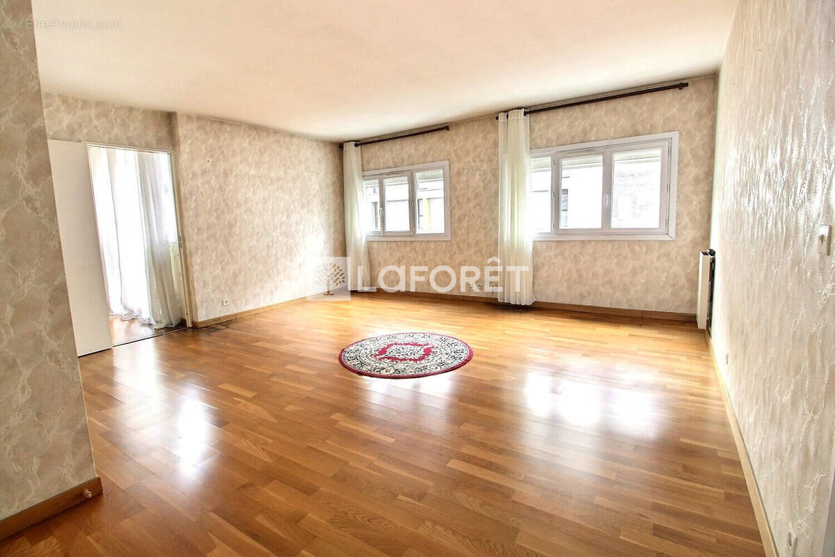 Appartement à GENNEVILLIERS