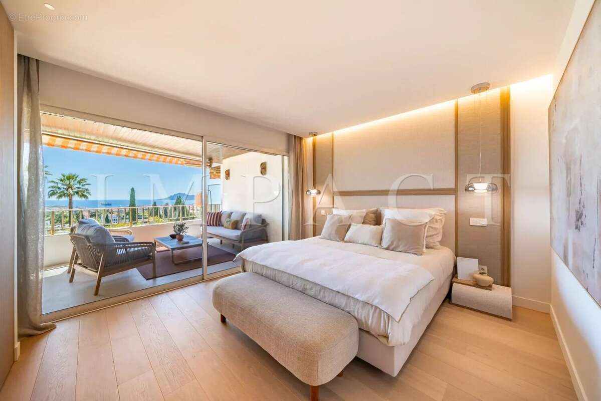 Cannes Oxford Appartement 4 pièces rénové vue Mer à Vendre - photo 8