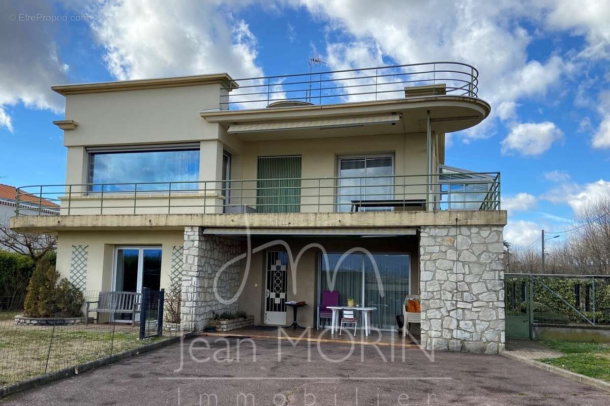 Maison à ROMANS-SUR-ISERE