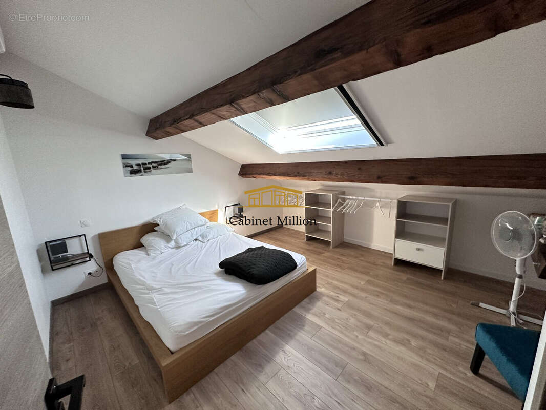 Maison à VIC-LA-GARDIOLE