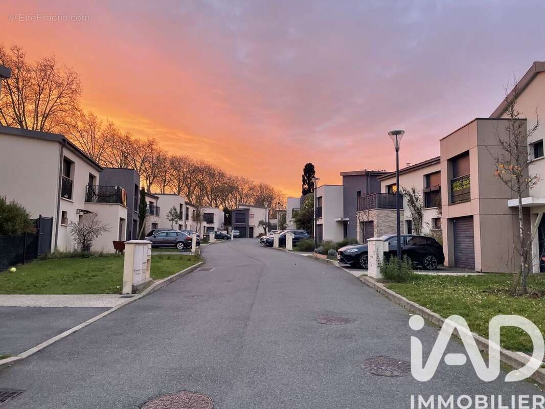 Photo 2 - Maison à LOUVECIENNES
