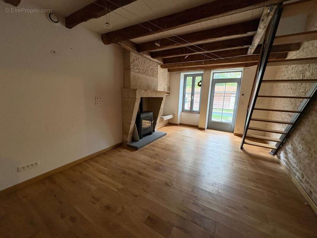 Maison 249 m² à Magne  - photo 4