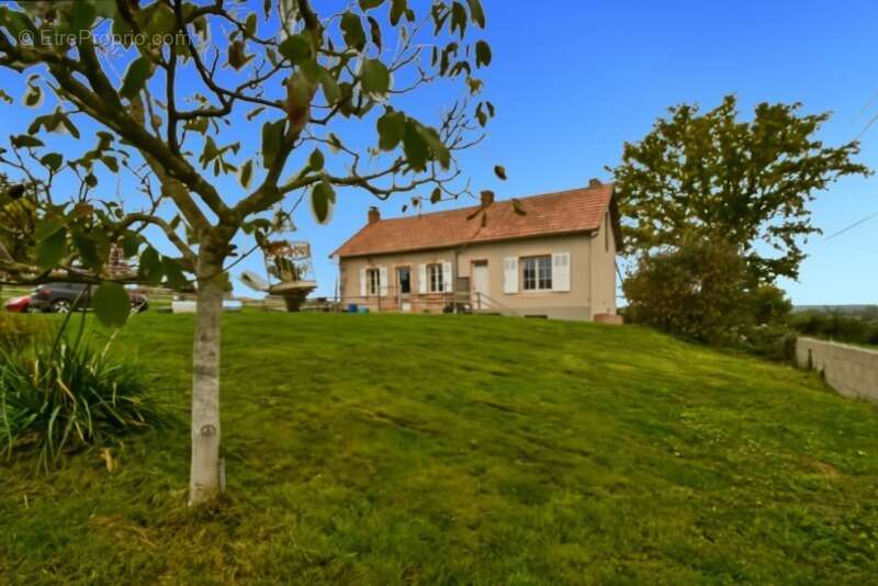 Maison à VALLON-EN-SULLY