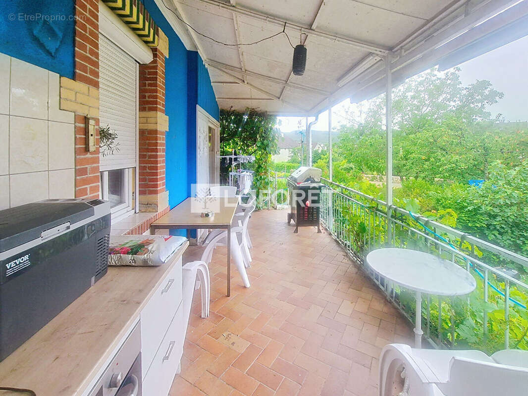 Maison Individuelle à Mouchard de 306 m² avec 5 appartements - photo 5