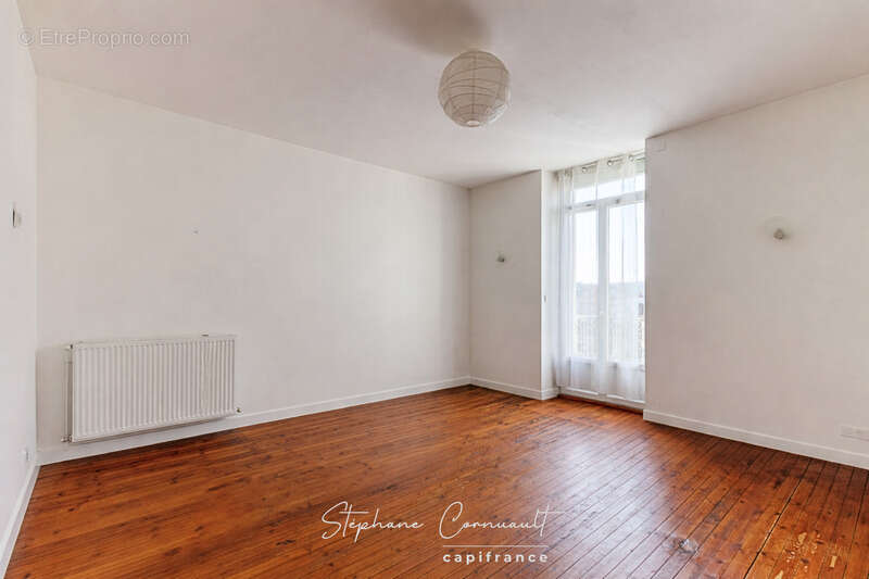 Maison de 147 m² avec piscine et jardin - photo 8