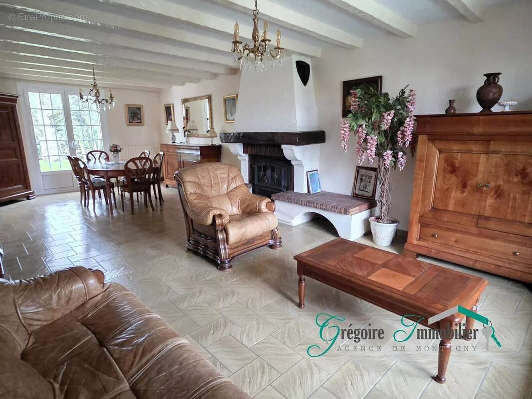 Maison à LA GENEVRAYE