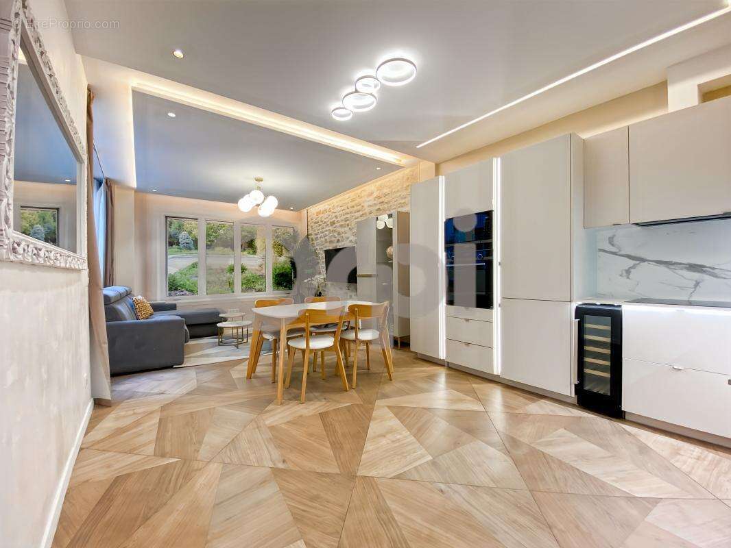 Appartement à PARIS-20E