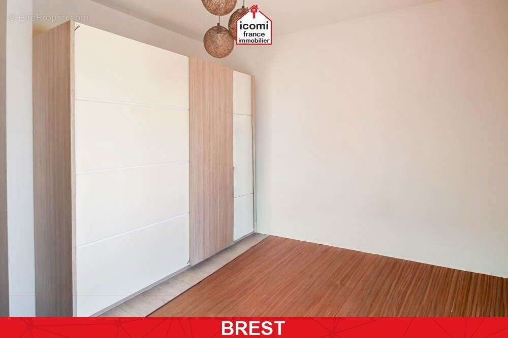 Finistere - brest (29200) - a vendre - appartement de 96 m² - 3 chambres - piece de vie de 50 m² - 3 balcons - ascenseur -  plac - photo 10