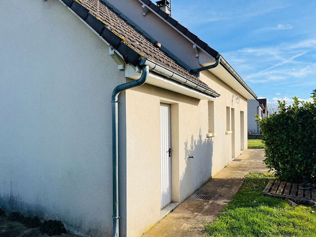 Maison à CHEMILLY-SUR-YONNE