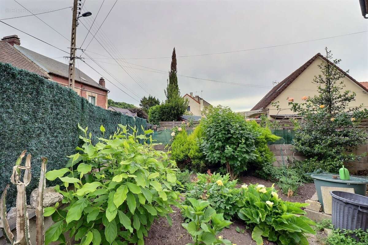 Maison à MONTATAIRE