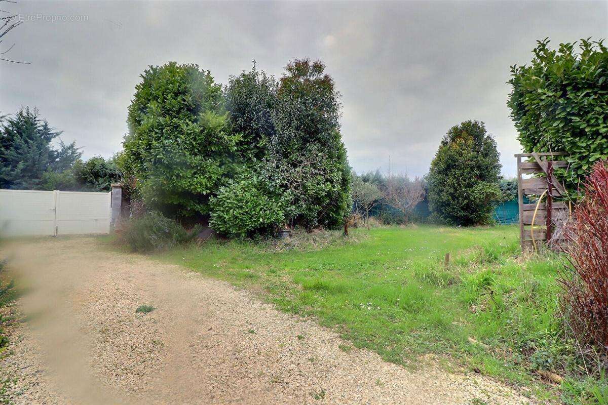 Maison à MONTELIMAR