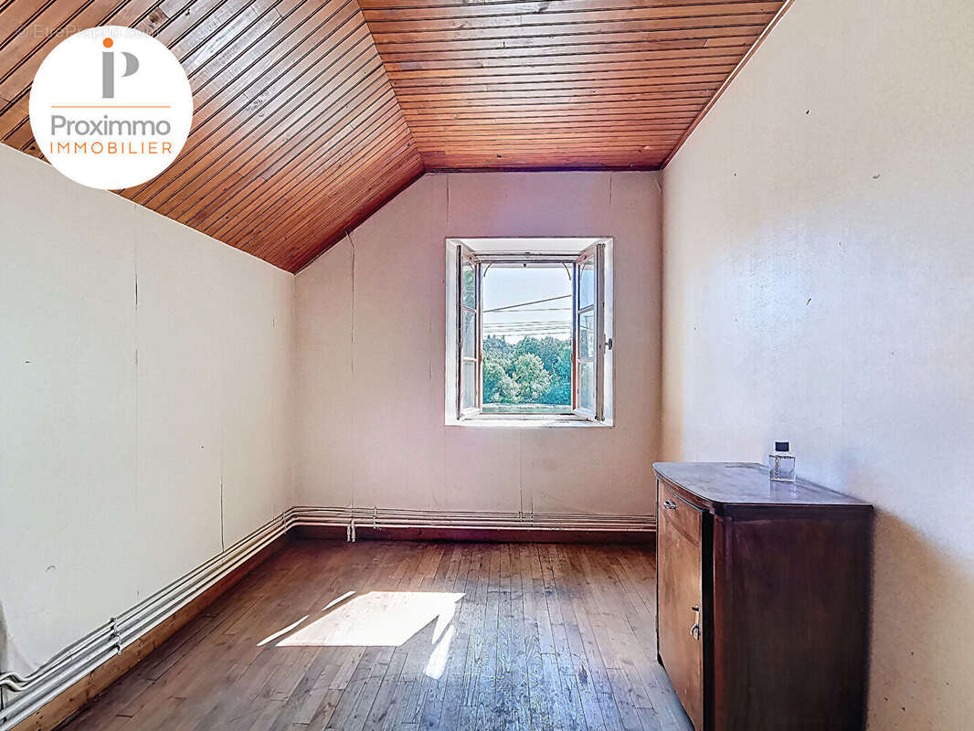 Maison a renover avec beau potentiel - photo 10