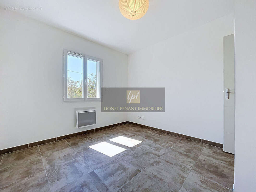 Entraigues villa t4 90m² terrasse garage terrain 220m² - photo 13