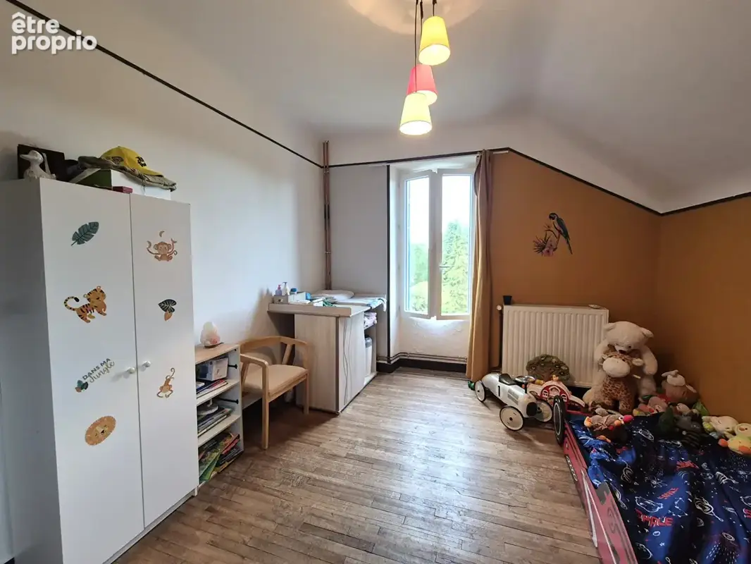 CORRÈZE. BUGEAT. Maison économe en énergie comprenant 4 chambres, un sous-sol et 2 petites dépendances, avec un terrain plat de  - photo 18