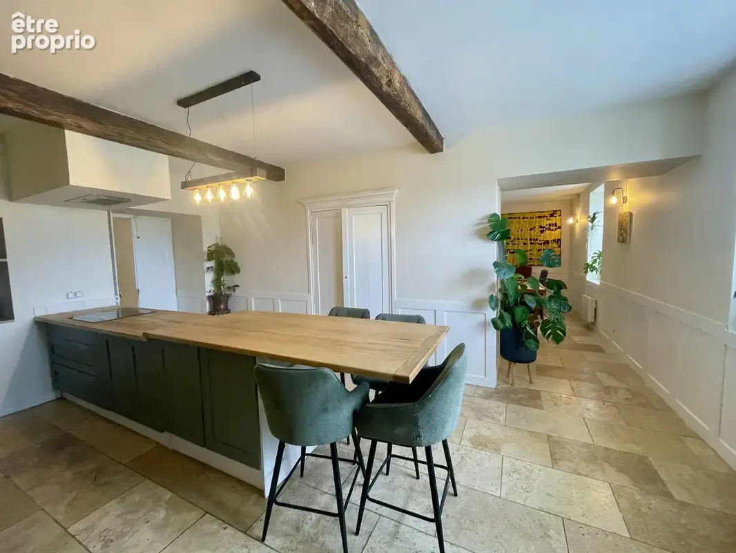 Maison ancienne rénovée avec 4 chambres, dépendances et terrain - photo 11