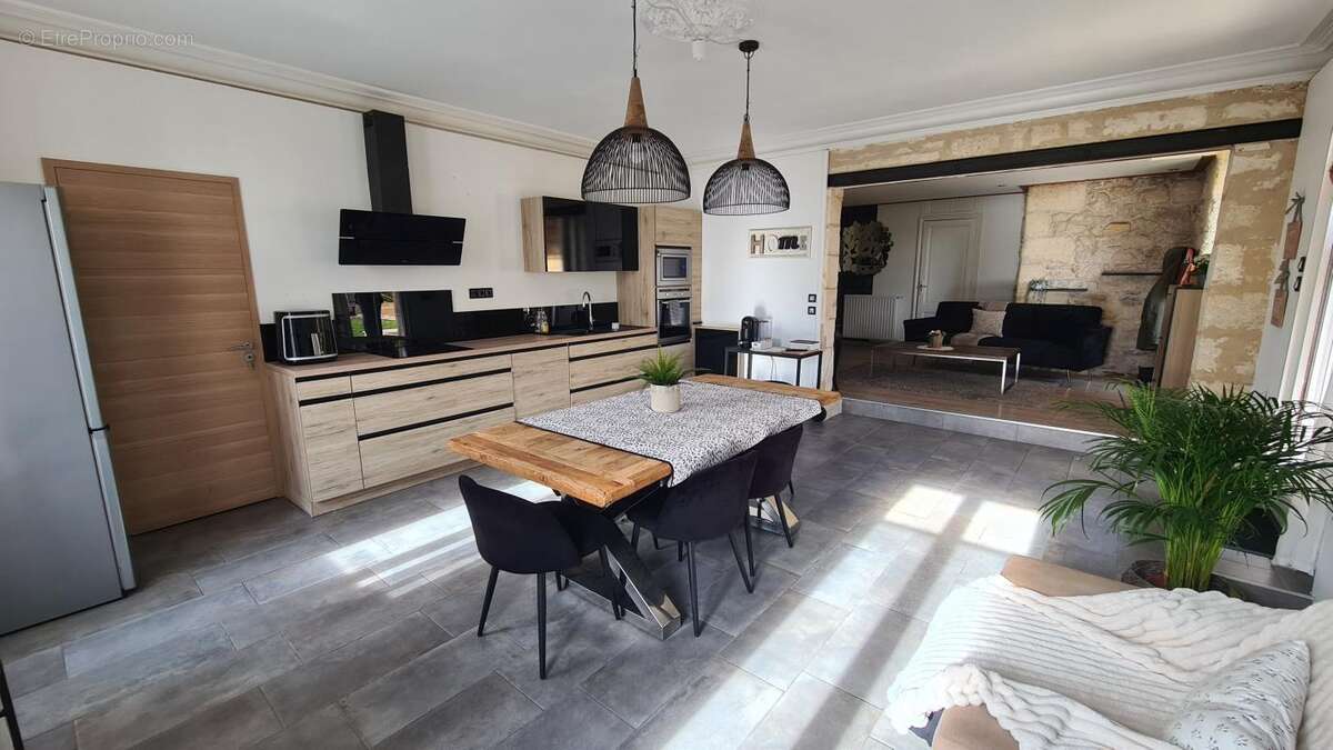 Maison à BAYON-SUR-GIRONDE