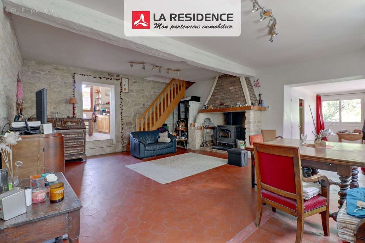 Maison à NEUVILLE-SUR-OISE